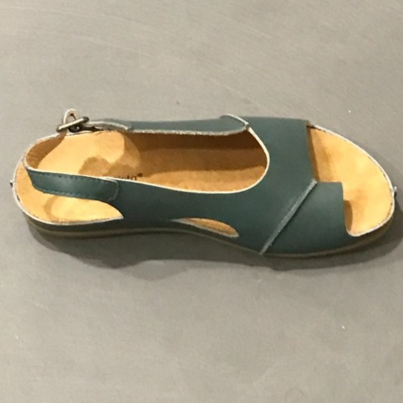 EL NATURALISTA GREEN LEATHER SANDAL - Picture 2 of 3